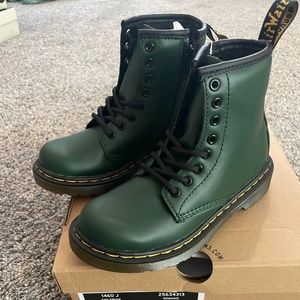 JUNIOR 1460 LEATHER LACE UP BOOTS in GREEN SIZE 12